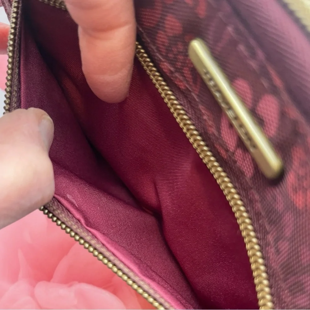 Travelon RFID Blocking Single Zip Wallet Floral Burgundy Rose Design